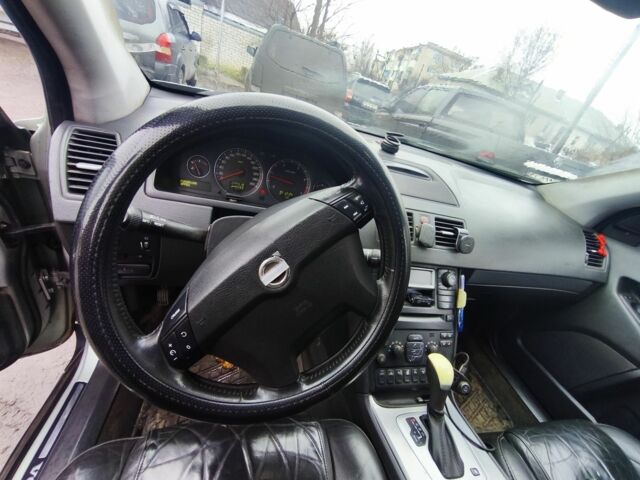 Сірий Вольво ХС90, об'ємом двигуна 2.4 л та пробігом 247 тис. км за 4271 $, фото 5 на Automoto.ua