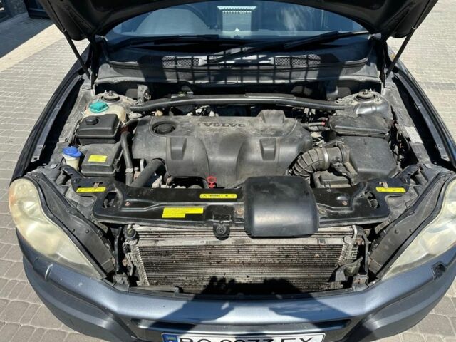 Серый Вольво ХС90, объемом двигателя 2.4 л и пробегом 280 тыс. км за 5800 $, фото 9 на Automoto.ua