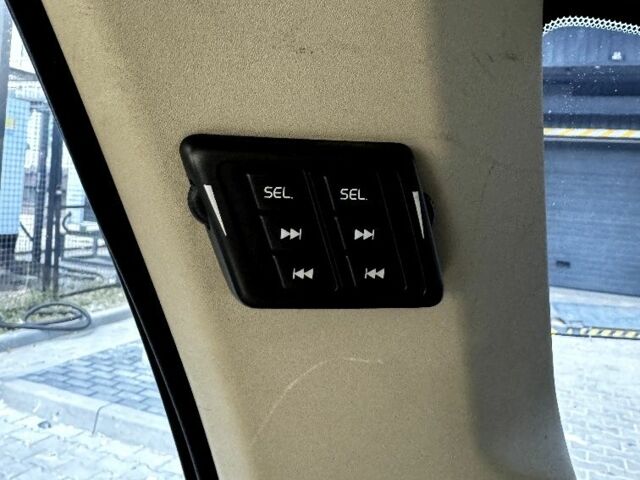 Сірий Вольво ХС90, об'ємом двигуна 2.4 л та пробігом 320 тис. км за 5400 $, фото 15 на Automoto.ua