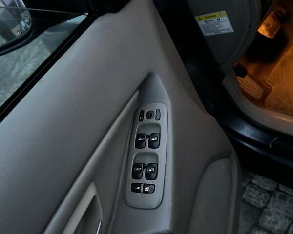 Серый Вольво ХС90, объемом двигателя 2.4 л и пробегом 402 тыс. км за 7500 $, фото 9 на Automoto.ua