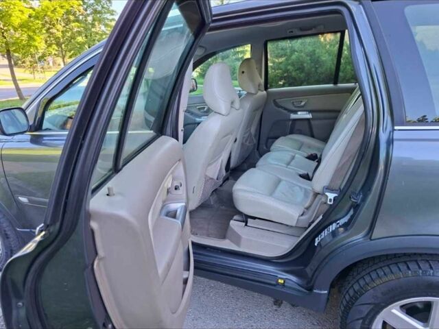 Сірий Вольво ХС90, об'ємом двигуна 2.4 л та пробігом 370 тис. км за 7900 $, фото 9 на Automoto.ua