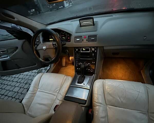 Серый Вольво ХС90, объемом двигателя 2.4 л и пробегом 402 тыс. км за 7500 $, фото 17 на Automoto.ua