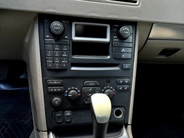 Сірий Вольво ХС90, об'ємом двигуна 2.4 л та пробігом 320 тис. км за 5400 $, фото 11 на Automoto.ua