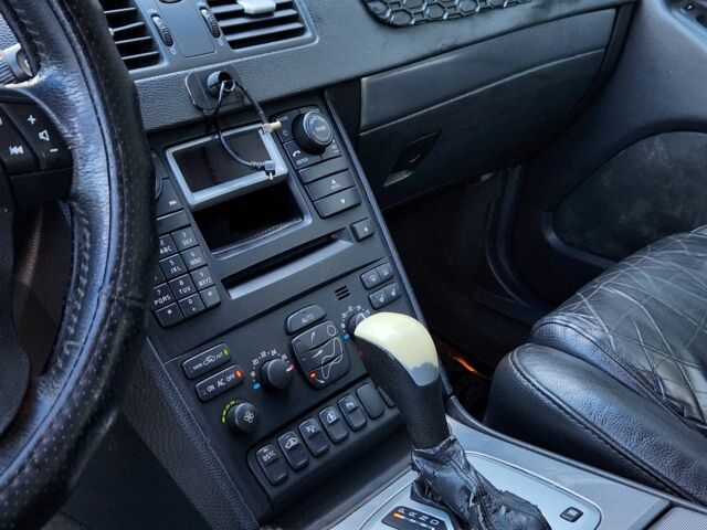 Серый Вольво ХС90, объемом двигателя 0 л и пробегом 356 тыс. км за 3250 $, фото 10 на Automoto.ua