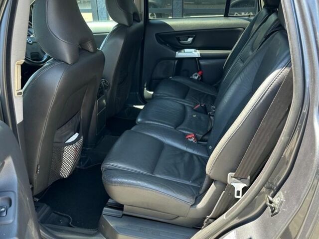 Серый Вольво ХС90, объемом двигателя 2.4 л и пробегом 280 тыс. км за 5800 $, фото 10 на Automoto.ua