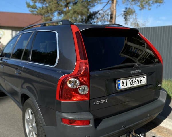Серый Вольво ХС90, объемом двигателя 2.4 л и пробегом 365 тыс. км за 10500 $, фото 5 на Automoto.ua