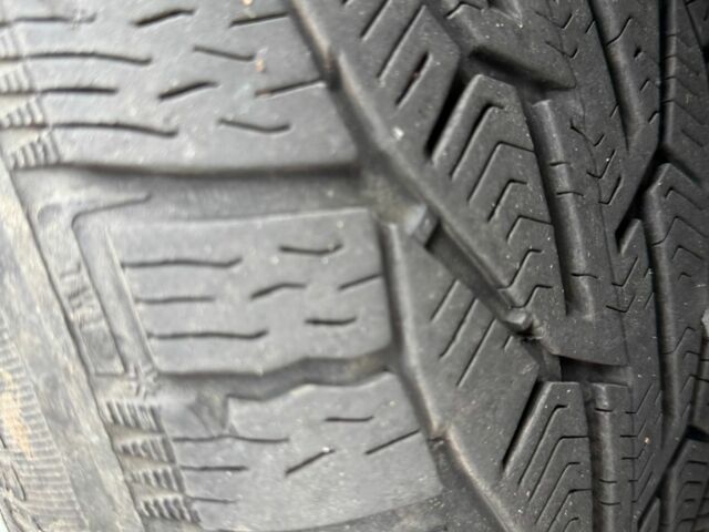 Сірий Вольво ХС90, об'ємом двигуна 2 л та пробігом 300 тис. км за 5800 $, фото 9 на Automoto.ua