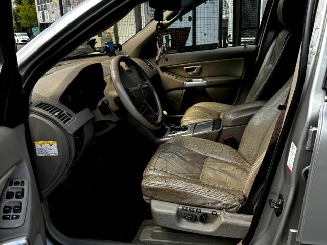 Сірий Вольво ХС90, об'ємом двигуна 2.4 л та пробігом 320 тис. км за 5400 $, фото 12 на Automoto.ua