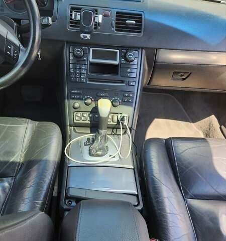 Серый Вольво ХС90, объемом двигателя 2.4 л и пробегом 400 тыс. км за 11000 $, фото 12 на Automoto.ua