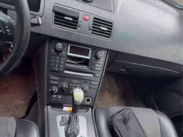 Серый Вольво ХС90, объемом двигателя 0 л и пробегом 350 тыс. км за 5150 $, фото 2 на Automoto.ua