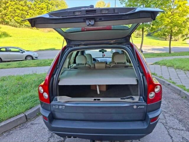 Сірий Вольво ХС90, об'ємом двигуна 2.4 л та пробігом 370 тис. км за 7900 $, фото 3 на Automoto.ua