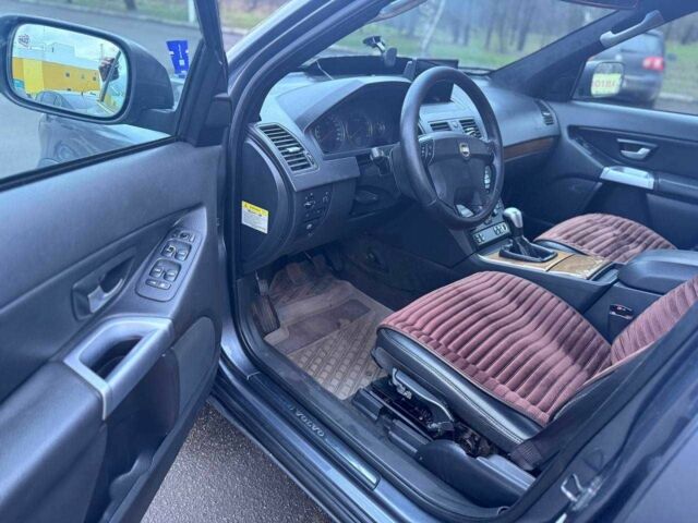 Серый Вольво ХС90, объемом двигателя 2.4 л и пробегом 238 тыс. км за 4900 $, фото 5 на Automoto.ua