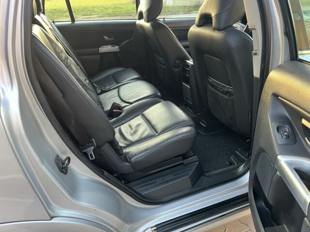 Серый Вольво ХС90, объемом двигателя 2.4 л и пробегом 370 тыс. км за 5600 $, фото 10 на Automoto.ua