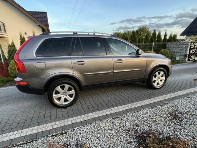 Серый Вольво ХС90, объемом двигателя 2.4 л и пробегом 230 тыс. км за 3200 $, фото 3 на Automoto.ua