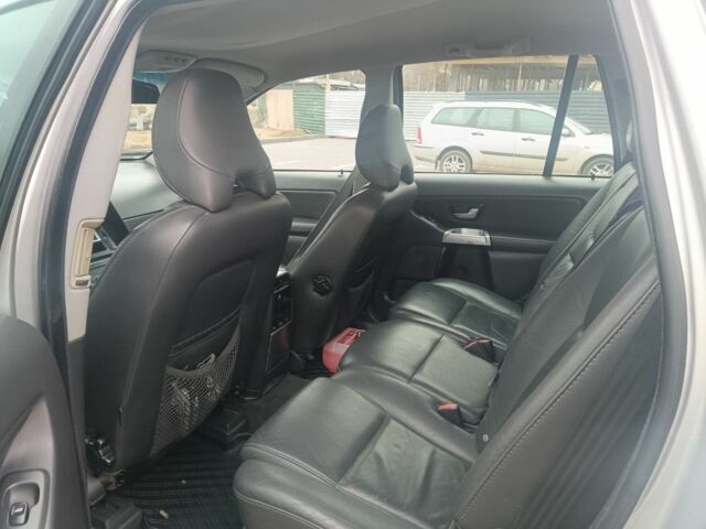 Сірий Вольво ХС90, об'ємом двигуна 2.4 л та пробігом 316 тис. км за 5600 $, фото 4 на Automoto.ua