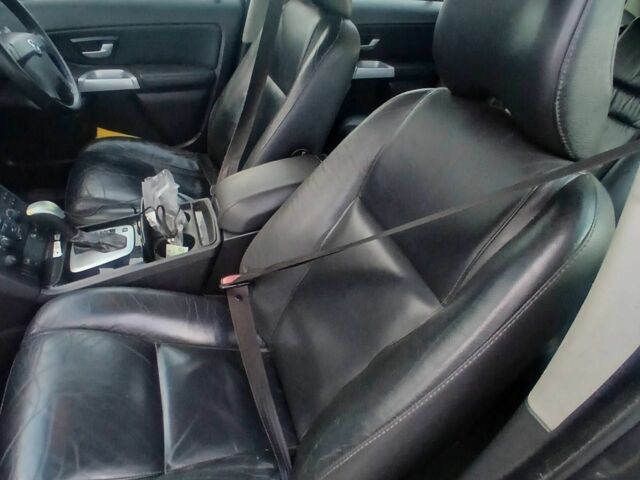 Серый Вольво ХС90, объемом двигателя 2.5 л и пробегом 20 тыс. км за 4300 $, фото 3 на Automoto.ua