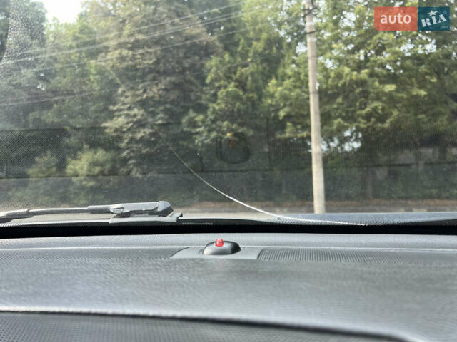 Серый Вольво ХС90, объемом двигателя 2.4 л и пробегом 310 тыс. км за 9600 $, фото 17 на Automoto.ua