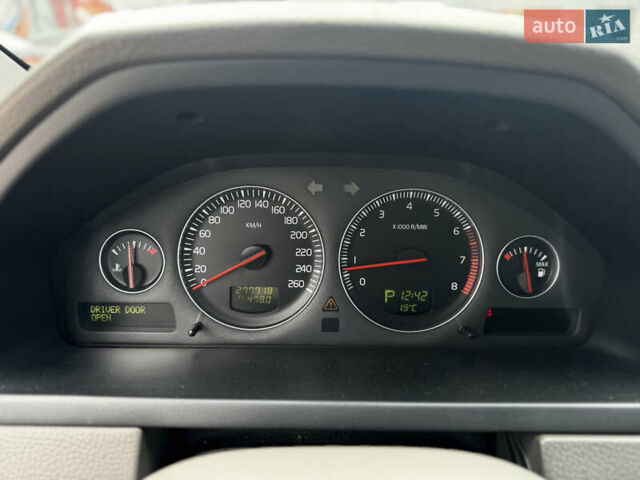 Сірий Вольво ХС90, об'ємом двигуна 4.4 л та пробігом 277 тис. км за 12500 $, фото 16 на Automoto.ua