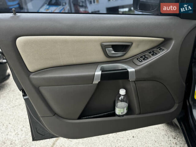 Сірий Вольво ХС90, об'ємом двигуна 4.4 л та пробігом 277 тис. км за 12500 $, фото 11 на Automoto.ua