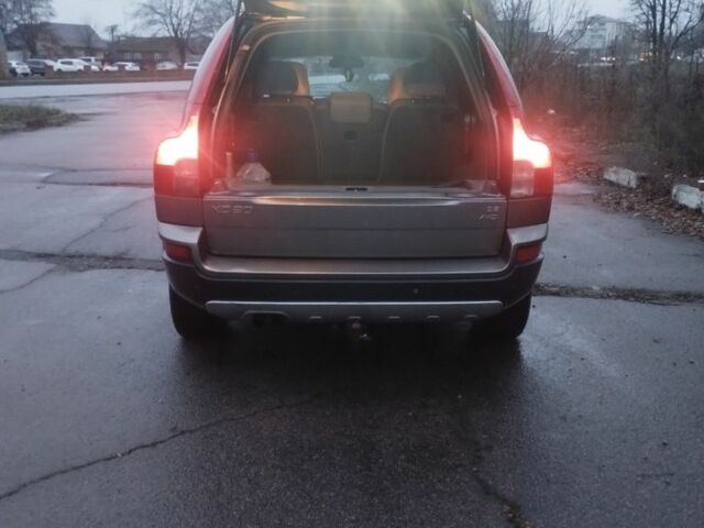 Серый Вольво ХС90, объемом двигателя 2 л и пробегом 320 тыс. км за 6100 $, фото 7 на Automoto.ua