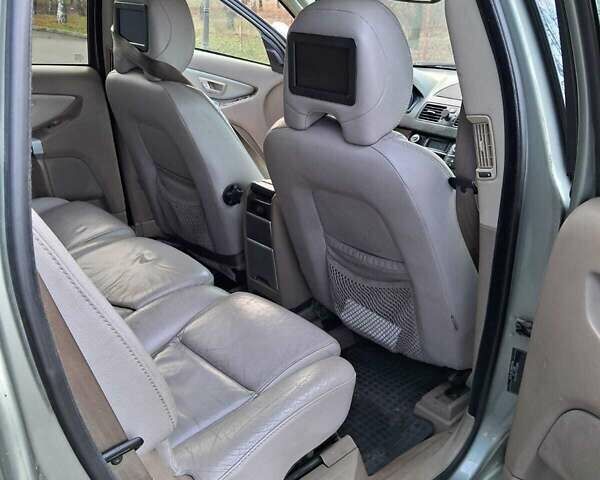 Серый Вольво ХС90, объемом двигателя 3.2 л и пробегом 213 тыс. км за 5900 $, фото 5 на Automoto.ua