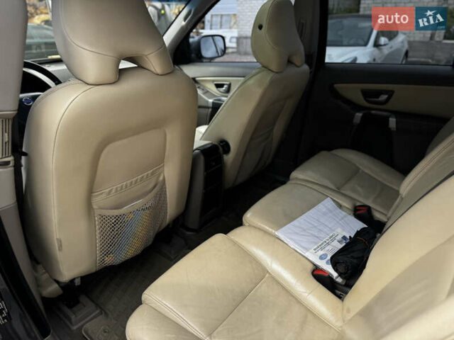 Сірий Вольво ХС90, об'ємом двигуна 4.4 л та пробігом 277 тис. км за 12500 $, фото 21 на Automoto.ua