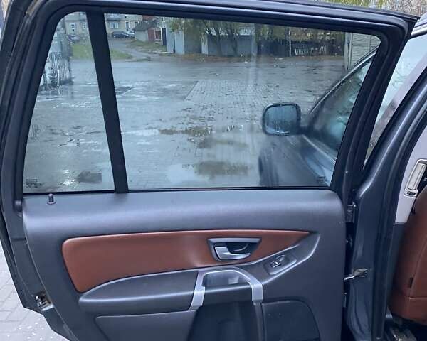 Сірий Вольво ХС90, об'ємом двигуна 2.4 л та пробігом 357 тис. км за 10700 $, фото 20 на Automoto.ua