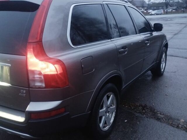 Серый Вольво ХС90, объемом двигателя 2 л и пробегом 320 тыс. км за 6100 $, фото 1 на Automoto.ua