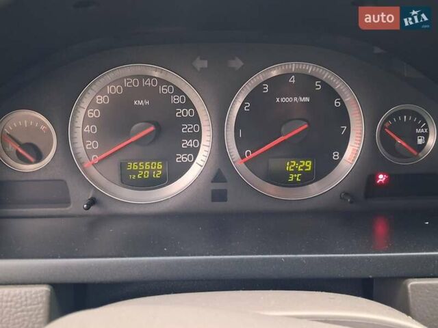 Серый Вольво ХС90, объемом двигателя 3.19 л и пробегом 360 тыс. км за 11200 $, фото 5 на Automoto.ua