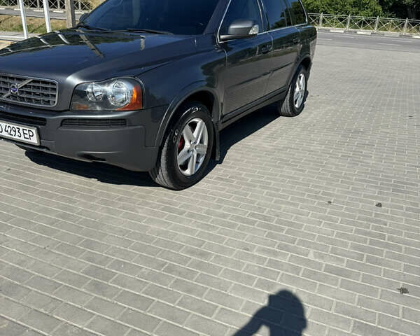 Серый Вольво ХС90, объемом двигателя 2.4 л и пробегом 320 тыс. км за 13800 $, фото 1 на Automoto.ua