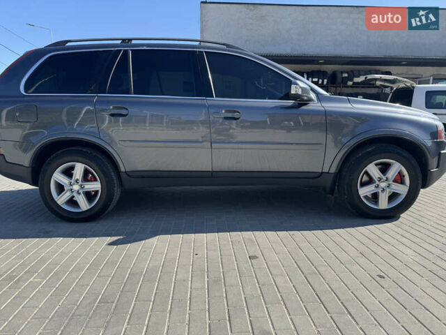Серый Вольво ХС90, объемом двигателя 2.4 л и пробегом 320 тыс. км за 13800 $, фото 3 на Automoto.ua