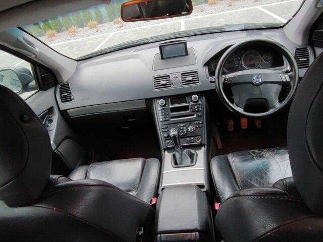 Серый Вольво ХС90, объемом двигателя 2.4 л и пробегом 270 тыс. км за 3900 $, фото 6 на Automoto.ua