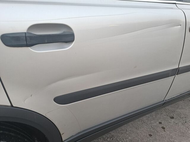 Серый Вольво ХС90, объемом двигателя 0 л и пробегом 340 тыс. км за 5600 $, фото 4 на Automoto.ua