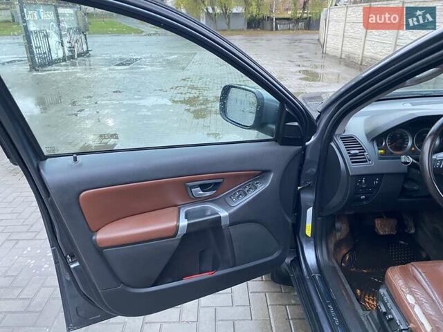 Сірий Вольво ХС90, об'ємом двигуна 2.4 л та пробігом 357 тис. км за 10700 $, фото 13 на Automoto.ua