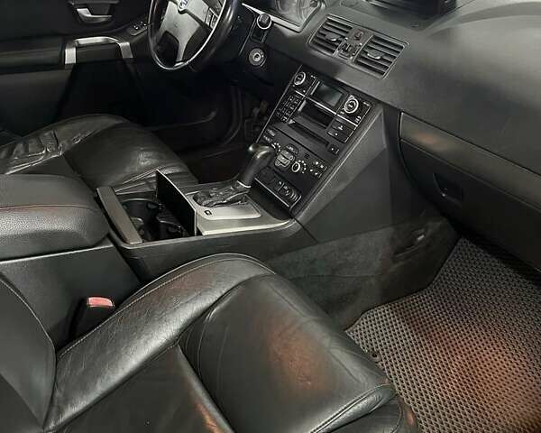 Вольво ХС90 2007 в Чернигове на Automoto.ua Серый Вольво ХС90, объемом двигателя 2.4 л и пробегом 311 тыс. км за 11500 $, фото 4 на Automoto.ua