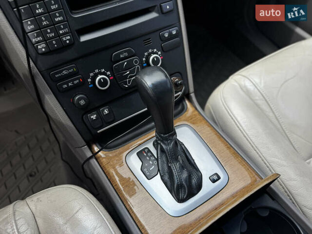 Сірий Вольво ХС90, об'ємом двигуна 4.4 л та пробігом 277 тис. км за 12500 $, фото 17 на Automoto.ua