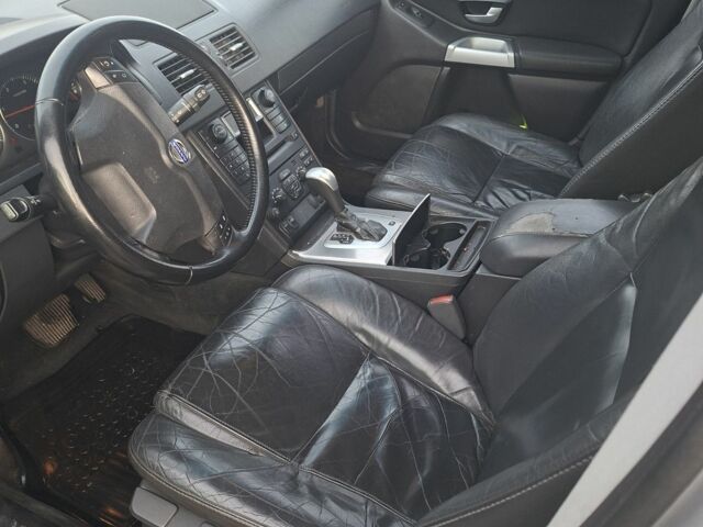 Серый Вольво ХС90, объемом двигателя 0 л и пробегом 340 тыс. км за 5600 $, фото 2 на Automoto.ua