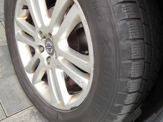 Серый Вольво ХС90, объемом двигателя 2.4 л и пробегом 270 тыс. км за 3900 $, фото 7 на Automoto.ua