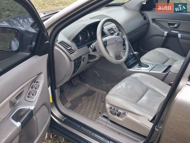 Серый Вольво ХС90, объемом двигателя 3.19 л и пробегом 360 тыс. км за 11200 $, фото 4 на Automoto.ua