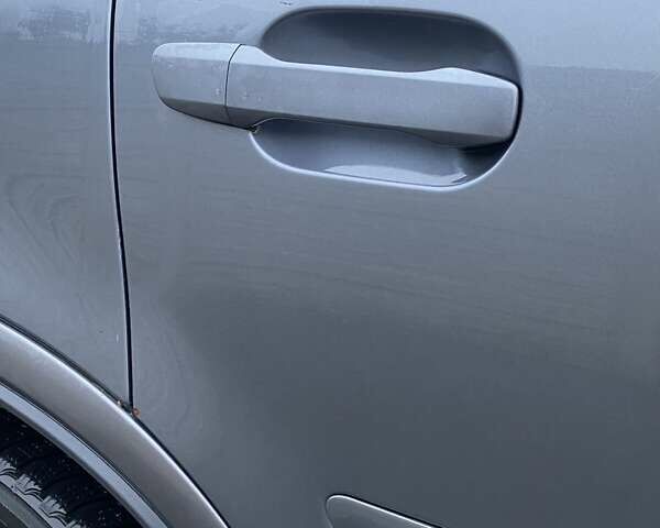 Сірий Вольво ХС90, об'ємом двигуна 2.4 л та пробігом 357 тис. км за 10700 $, фото 11 на Automoto.ua