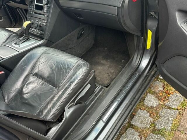 Сірий Вольво ХС90, об'ємом двигуна 2.4 л та пробігом 200 тис. км за 4667 $, фото 6 на Automoto.ua