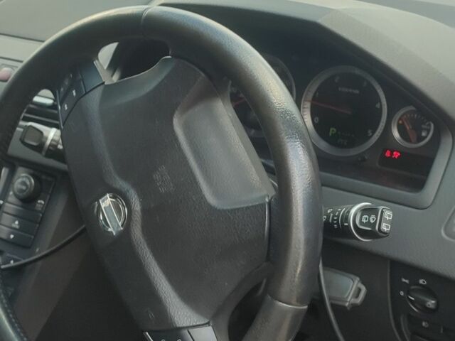 Серый Вольво ХС90, объемом двигателя 0 л и пробегом 135 тыс. км за 3500 $, фото 6 на Automoto.ua