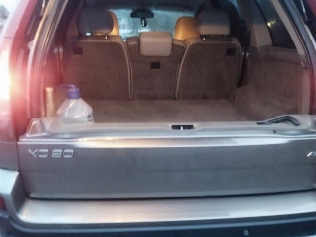 Серый Вольво ХС90, объемом двигателя 2 л и пробегом 320 тыс. км за 6100 $, фото 6 на Automoto.ua