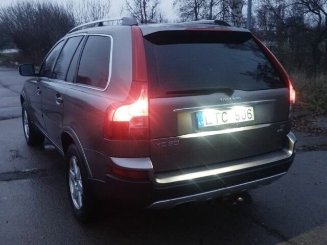 Серый Вольво ХС90, объемом двигателя 2 л и пробегом 320 тыс. км за 6100 $, фото 3 на Automoto.ua