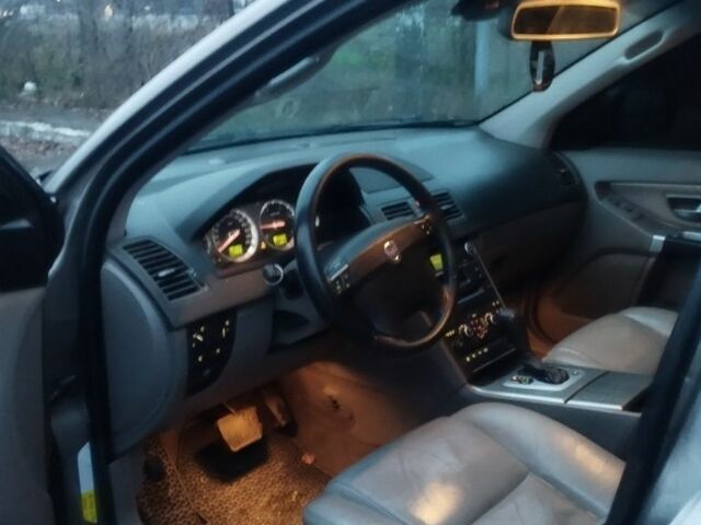 Серый Вольво ХС90, объемом двигателя 2 л и пробегом 320 тыс. км за 6100 $, фото 5 на Automoto.ua