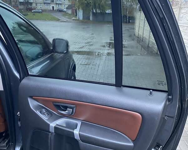 Сірий Вольво ХС90, об'ємом двигуна 2.4 л та пробігом 357 тис. км за 10700 $, фото 18 на Automoto.ua