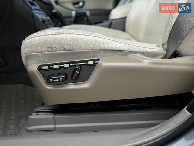 Сірий Вольво ХС90, об'ємом двигуна 4.4 л та пробігом 277 тис. км за 12500 $, фото 13 на Automoto.ua