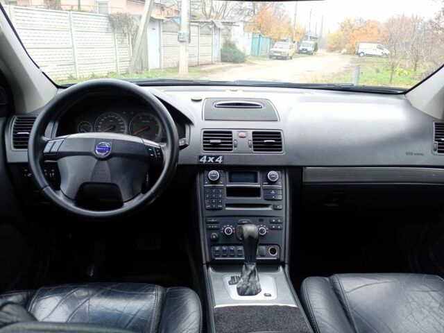 Серый Вольво ХС90, объемом двигателя 2.4 л и пробегом 297 тыс. км за 7500 $, фото 6 на Automoto.ua