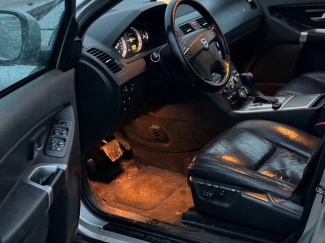 Серый Вольво ХС90, объемом двигателя 2.4 л и пробегом 290 тыс. км за 6500 $, фото 9 на Automoto.ua