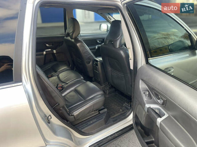 Серый Вольво ХС90, объемом двигателя 2.4 л и пробегом 343 тыс. км за 10500 $, фото 14 на Automoto.ua